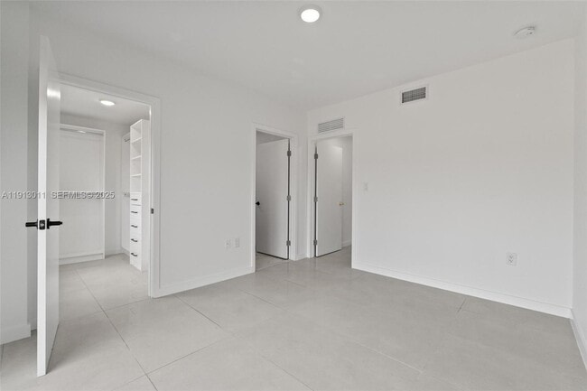 Building Photo - 26126 SW 146th Ave