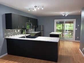 Building Photo - 8015 Tiburon Cir