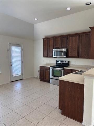 Building Photo - 1218 Pine Forest Dr