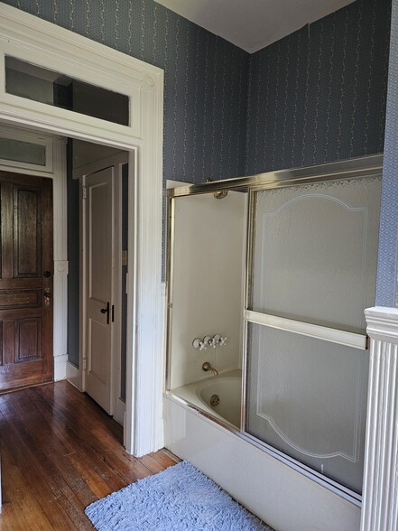 Building Photo - 228 Oakhurst Rd