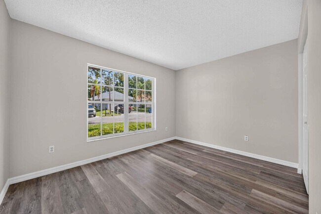 Building Photo - 2364 Paulette Dr