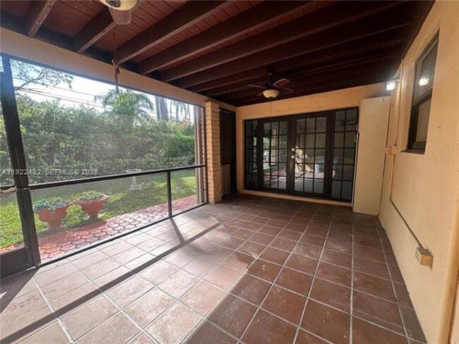 Building Photo - 6720 SW 50th Terrace