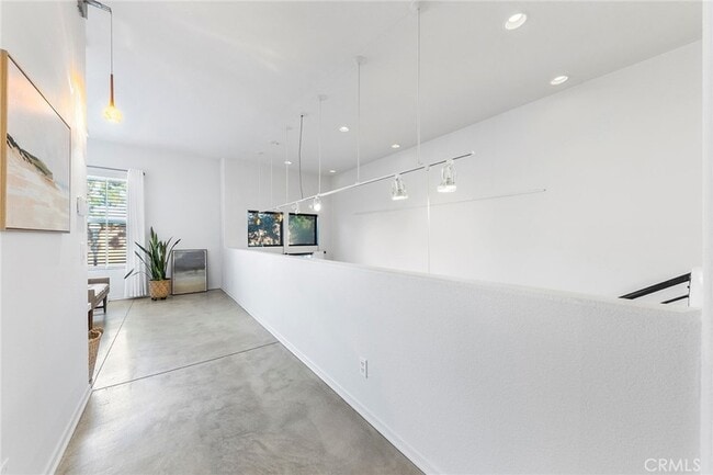Building Photo - 210 N Spurgeon St