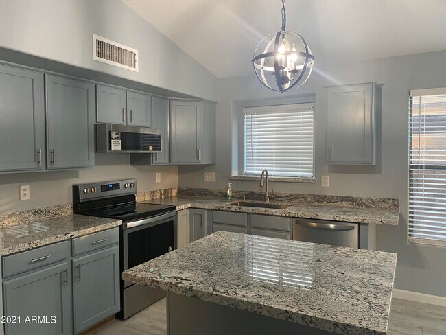 Building Photo - 3714 E Potter Dr