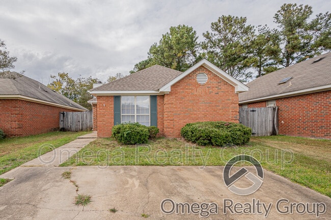 Building Photo - 8508 English Oak Loop