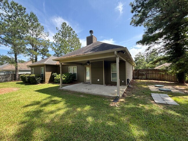 Building Photo - This Cute Home Is Everything You've Been Looking For! In A Quiet Subdivision With No Hoa