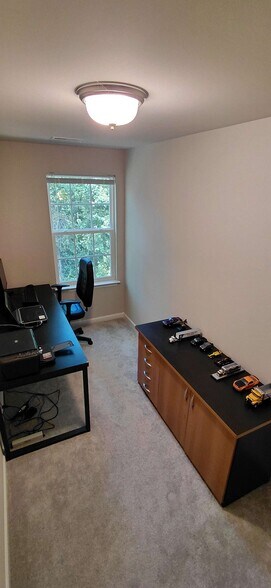 Building Photo - 225 Berryfield Dr
