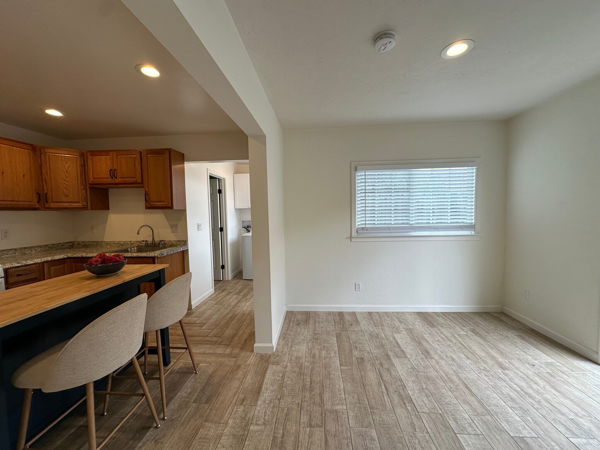 Building Photo - 3115 Flower Cir