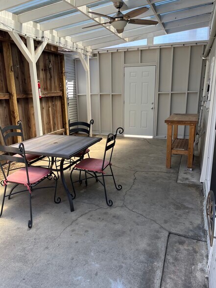 Covered side patio - 1333 Bennett Ave
