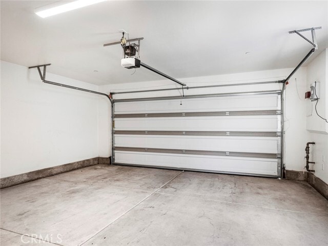 Building Photo - 2153 E Newgrove St