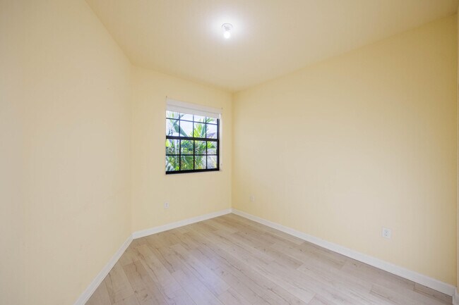 Building Photo - 5636 NW 58th Ln