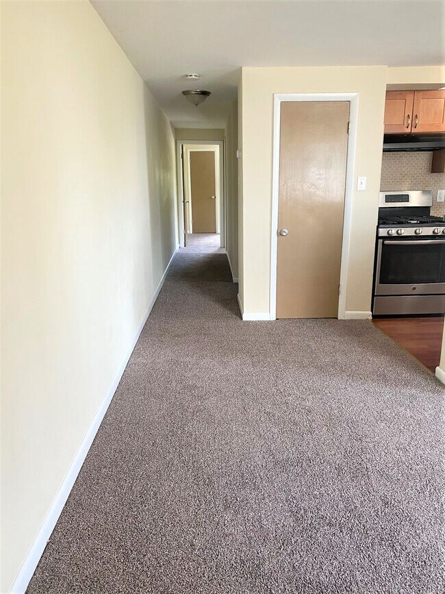 Building Photo - 3401 Berkley Ave