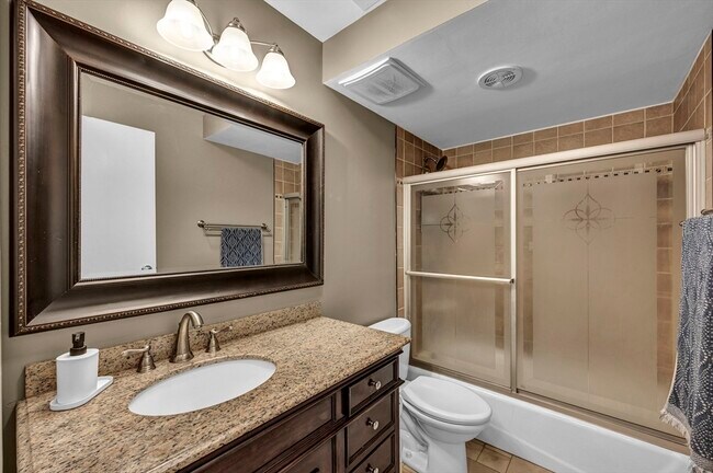 Building Photo - 25 Yorktown Dr
