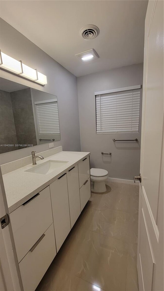 Building Photo - 670 NE 179th Terrace