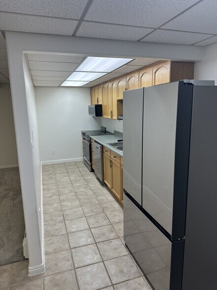 Building Photo - 906 N 1020 E