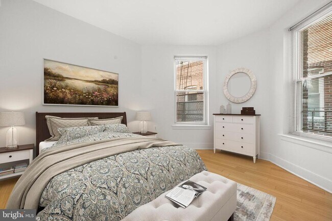 Building Photo - 1106 Columbia Rd NW