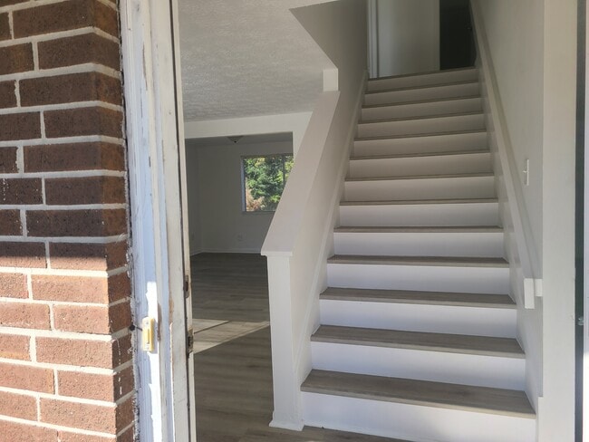 Building Photo - 6945 Cinderella Rd