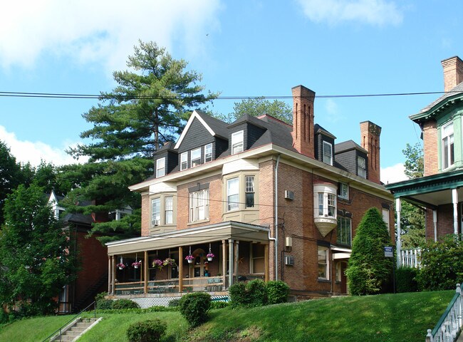 Primary Photo - 342 S Graham St