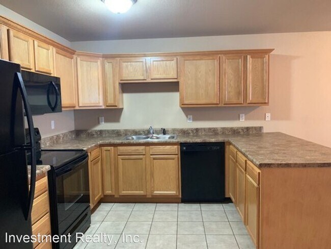 Building Photo - 119 Edna St