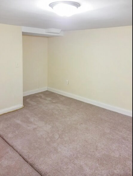 Building Photo - 451 Durand Dr NE