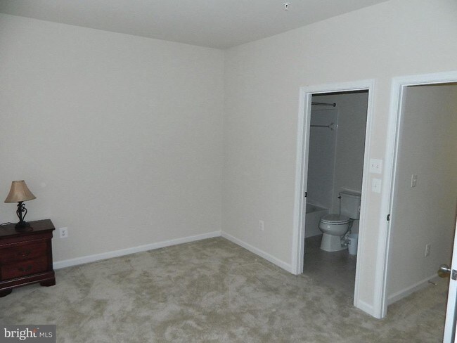 Building Photo - 517 Pebblebrook Ln
