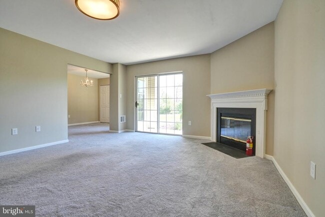 Building Photo - 325 Westridge Cir