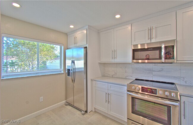 Building Photo - 2360 Naples Trace Cir