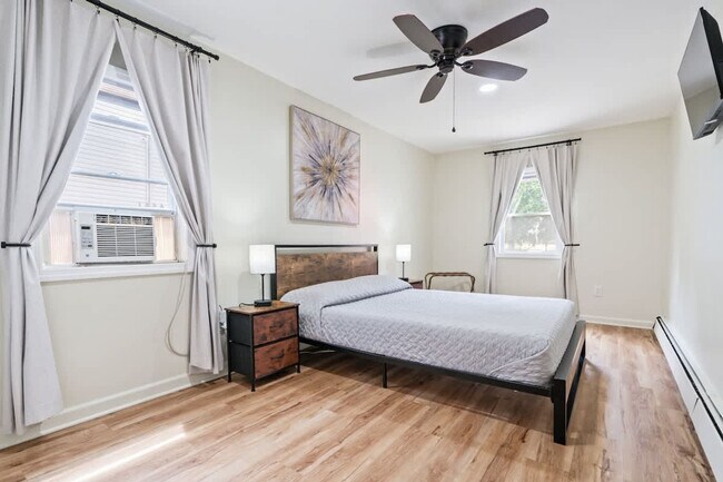 Building Photo - 1626 Union Turnpike