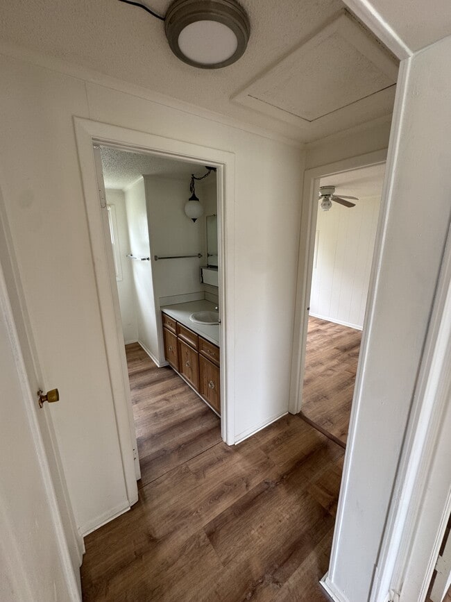 Building Photo - 138 Ruby St