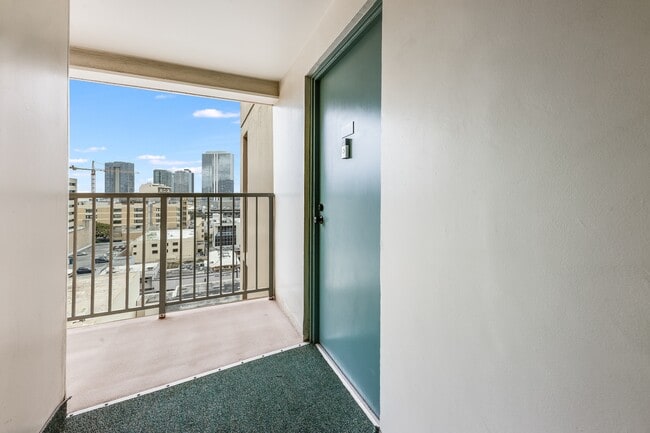 Building Photo - 785 Kinau St