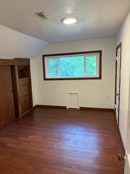 Building Photo - 128 S 100 E