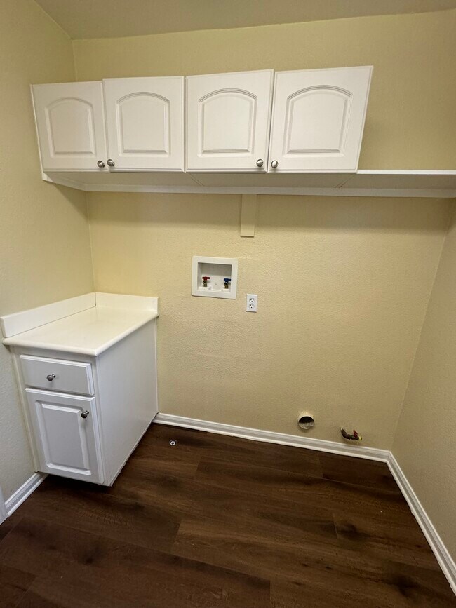 Building Photo - 1195 Dutch Mill Rd