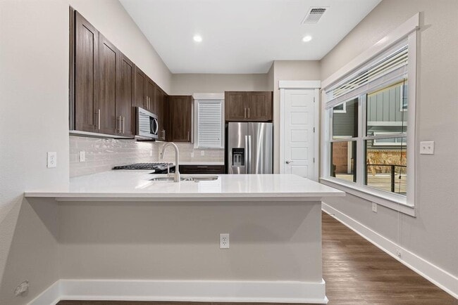 Building Photo - 1702 Cedar Bend Dr