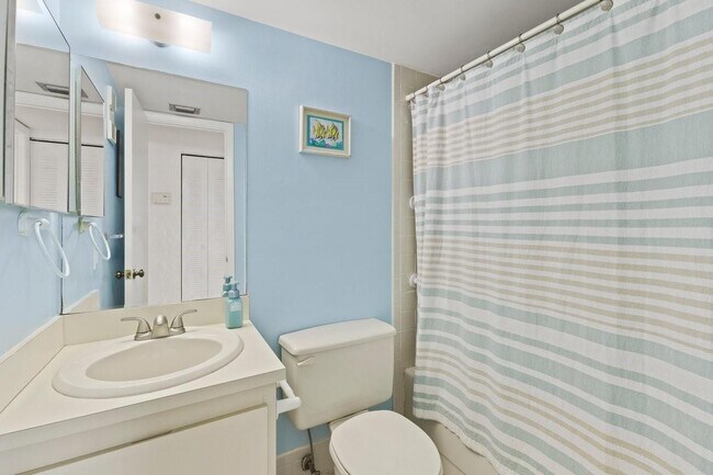 Building Photo - 2106 S Cypress Bend Dr