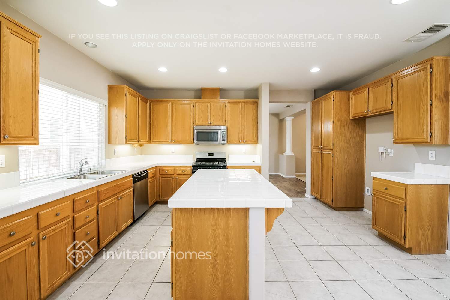 Building Photo - 31864 Feather Creek Dr