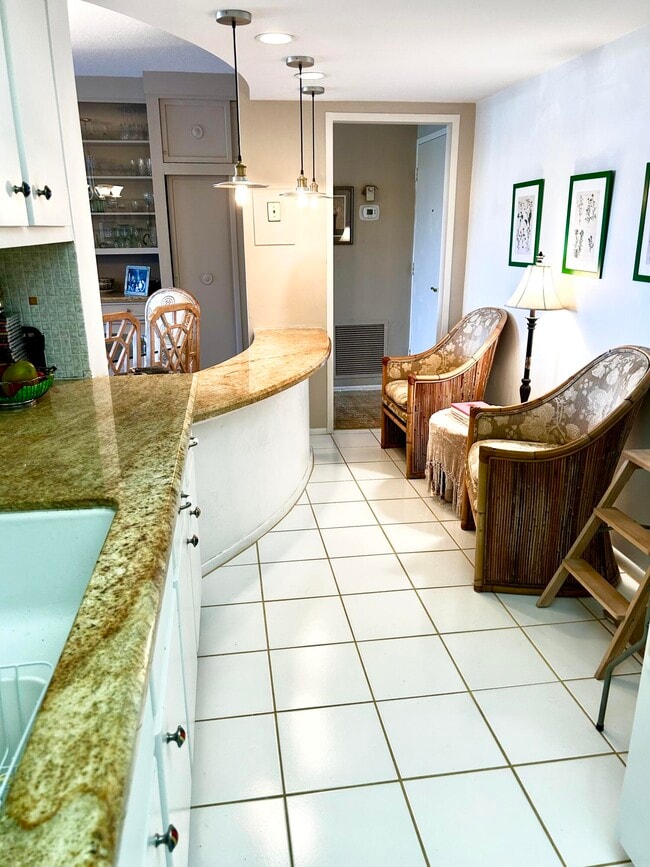 Building Photo - 2840 S Ocean Blvd