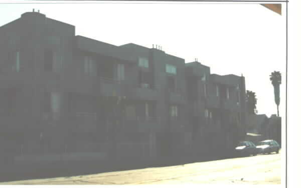 Building Photo - 1164 N Van Ness Ave