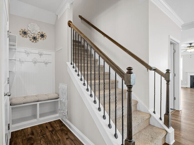 Building Photo - Beautiful 4 BR, 3.5 BA, 2 Car Garage Home ...