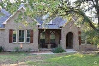 Building Photo - 1604 E Hickory Hill Rd
