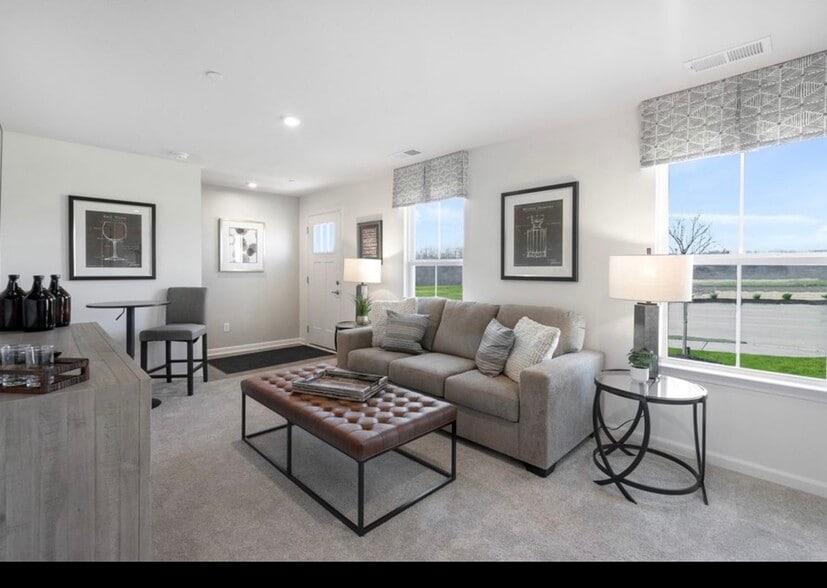 Building Photo - 107 Leah Dr