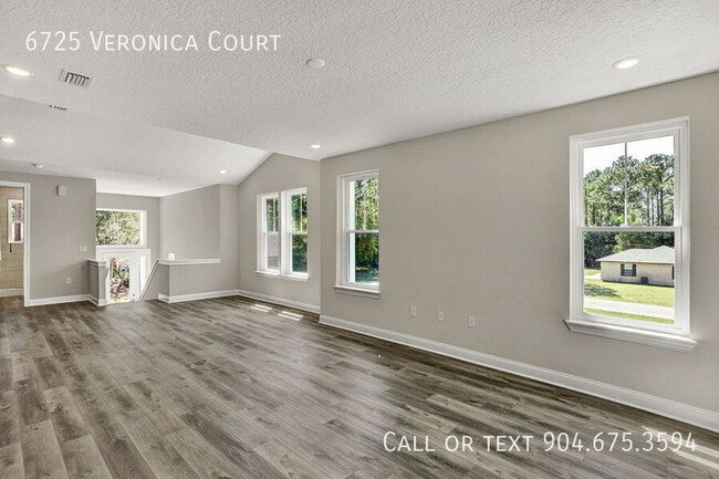 Building Photo - 6725 Veronica Ct