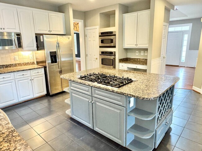 Building Photo - GORGEOUS FORMER MODEL HOME - MINUTES TO QUANTICO