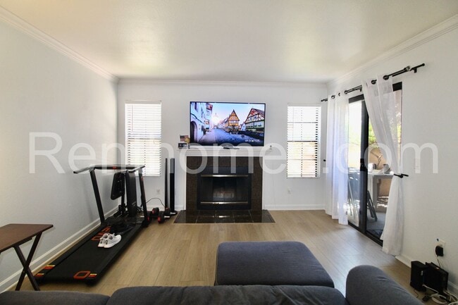Building Photo - 12051 Alta Carmel Ct