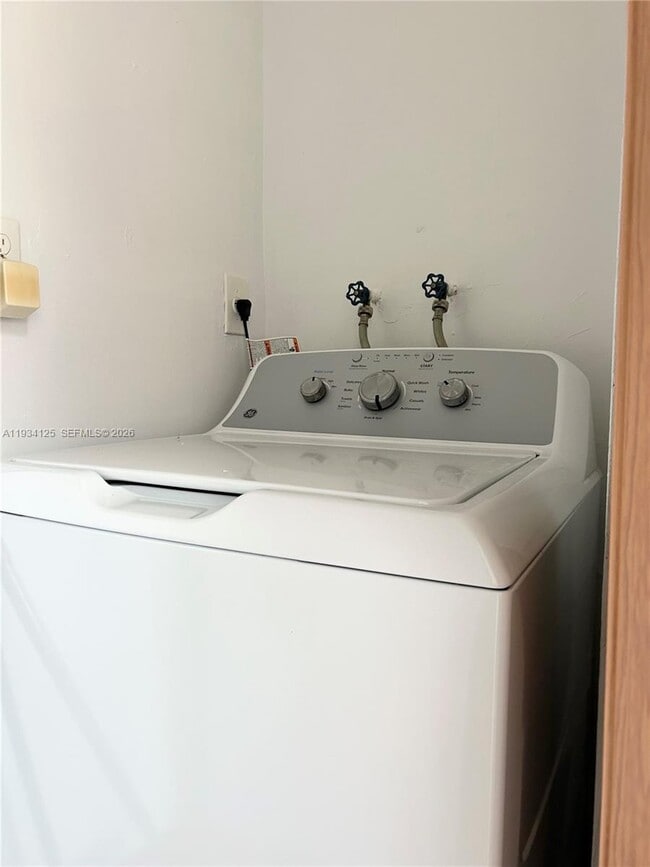 Building Photo - 6150 SW 130th Ave