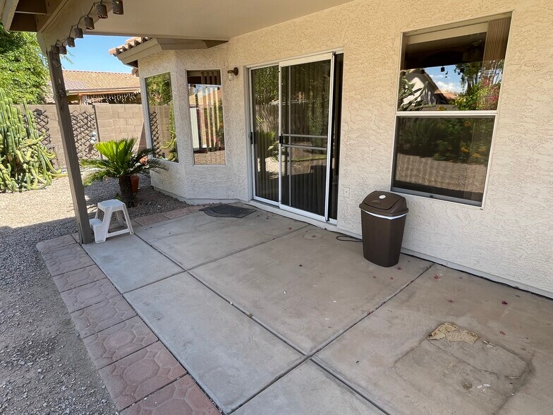 Patio - 1220 W Butler Dr