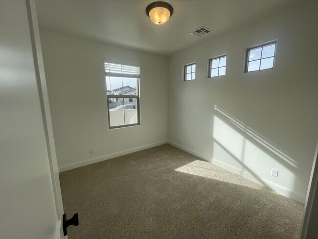 Building Photo - 82 Camino Borde
