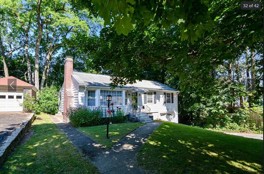 Building Photo - 39 Beechmont St