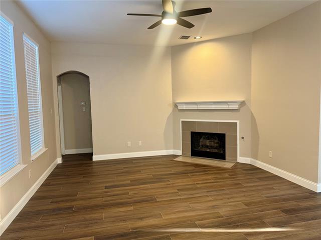 Building Photo - 2113 Fountain Dr