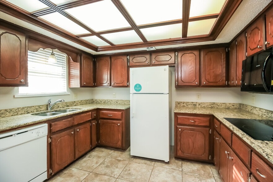 Building Photo - 5421 Sudbury Ln