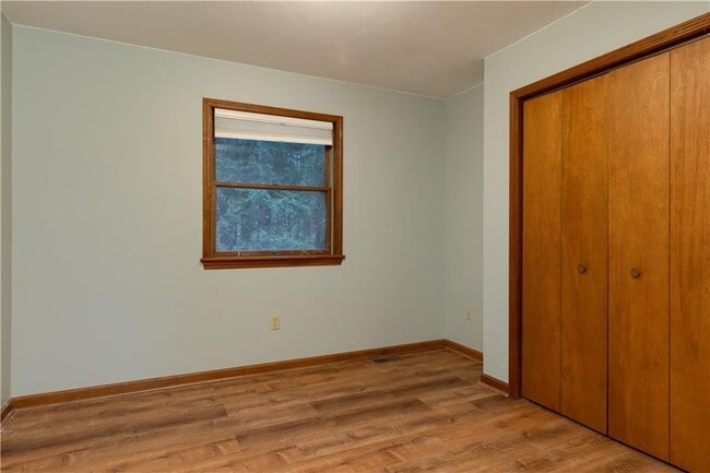 Building Photo - 48 Hemlock Ln